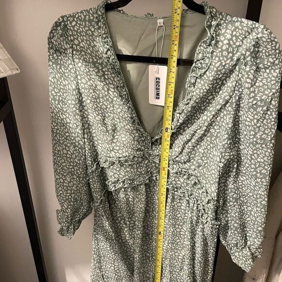 Ruffled Long Sleeve Green and White Dress - Picture 5 of 12